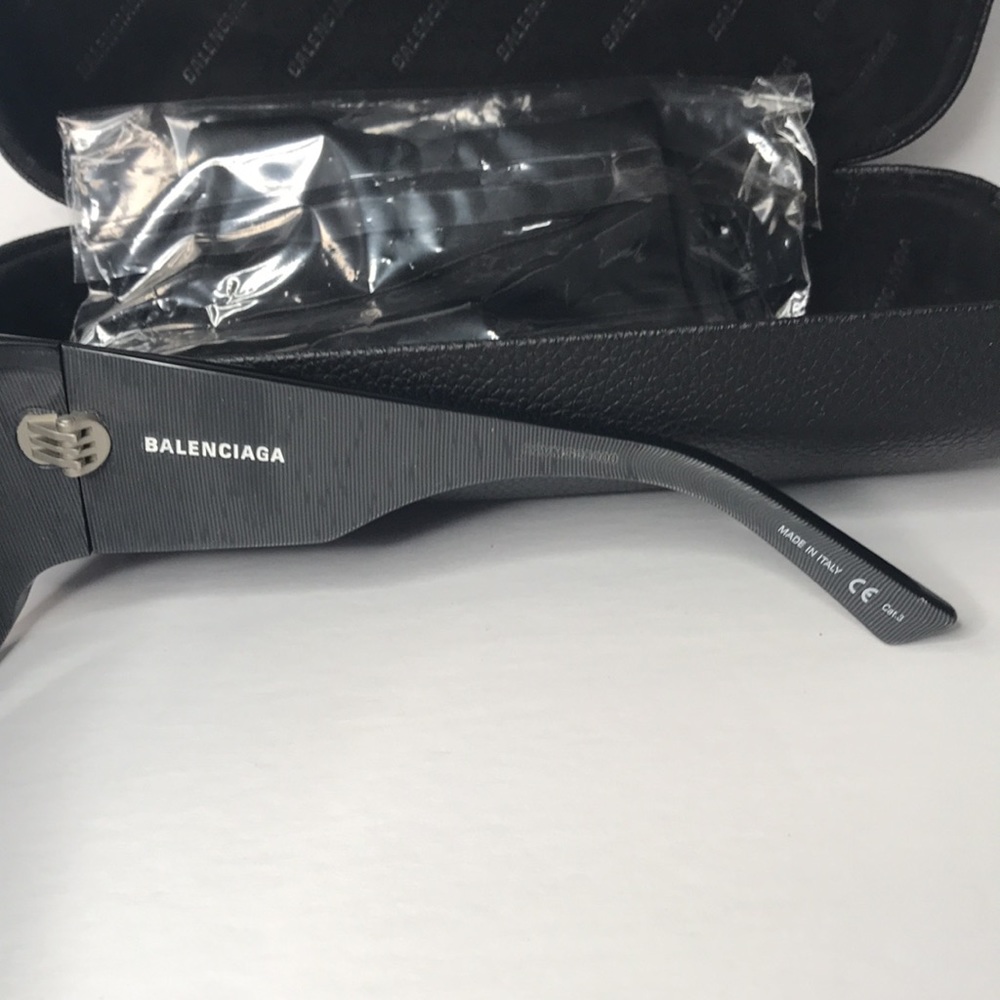 New Authentic Balenciaga Black BB0002S Shield Sunglasses - Picture 11 of 17